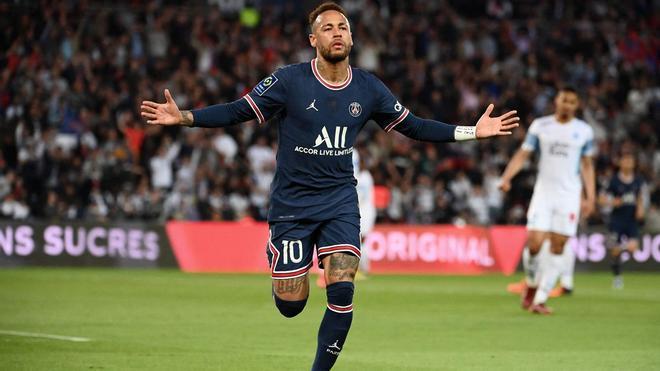 Neymar celebra un gol con el PSG