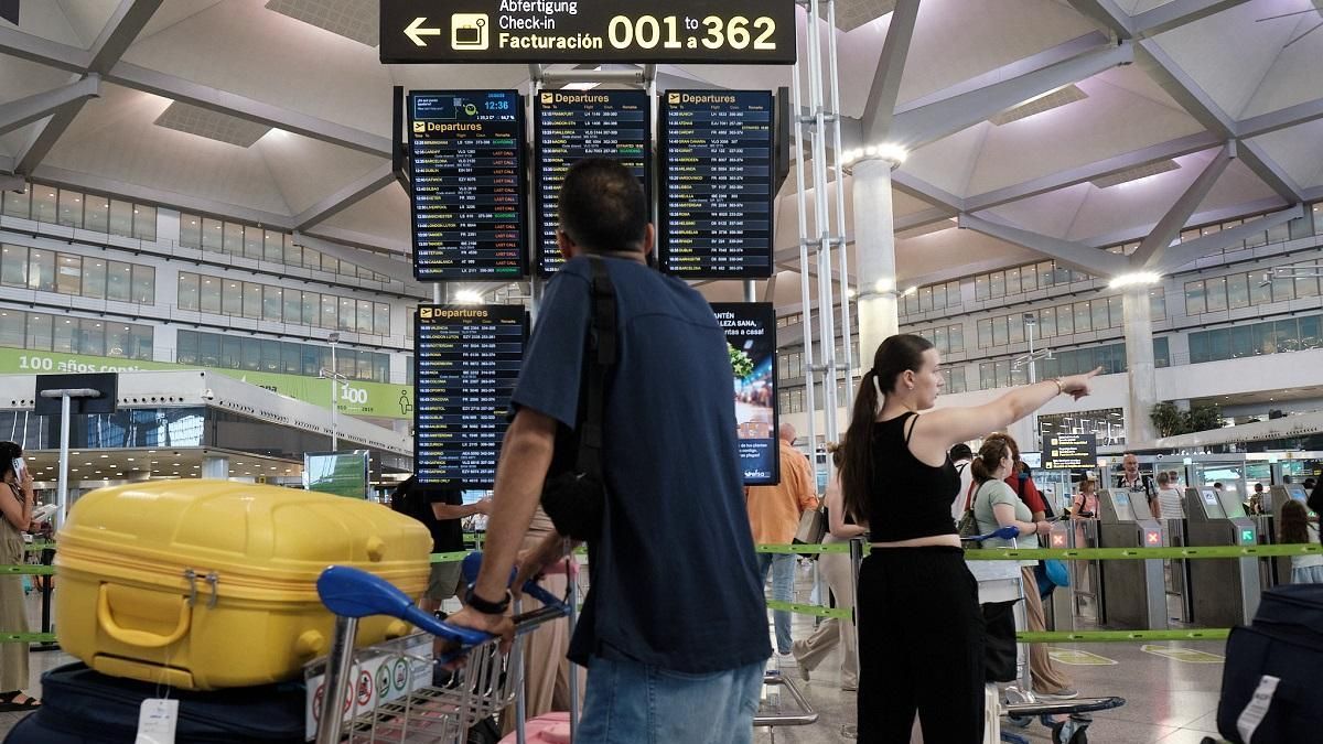 Pasajeros en el Aeropuerto de Málaga.