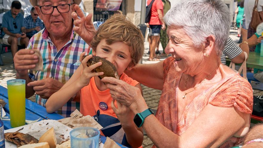 Fiesta de la Tenca en Brozas: disfruta (de un bocado) del sabor de toda una comarca