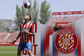 Les imatges de les presentacions dels nous jugadors del Girona FC Morante i Izan