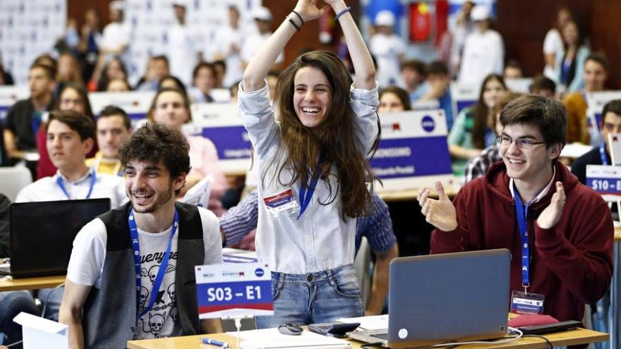 Estudiantes durante la gran final del Young Business Talents.