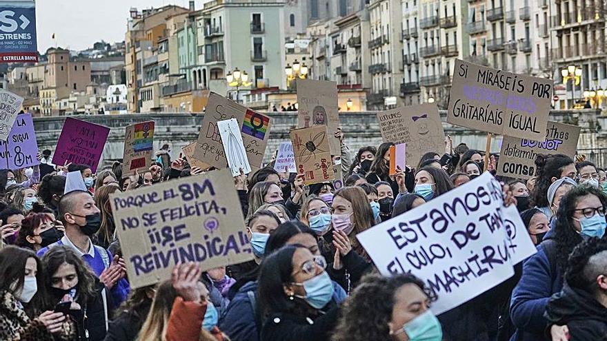 La darrera manifestació del 8-M a Girona. | MARC MARTÍ