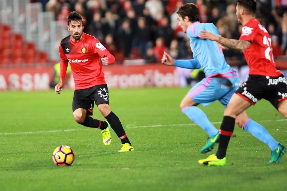 El Mallorca inaugura 2017 con un triunfo vital ante el Mirandés