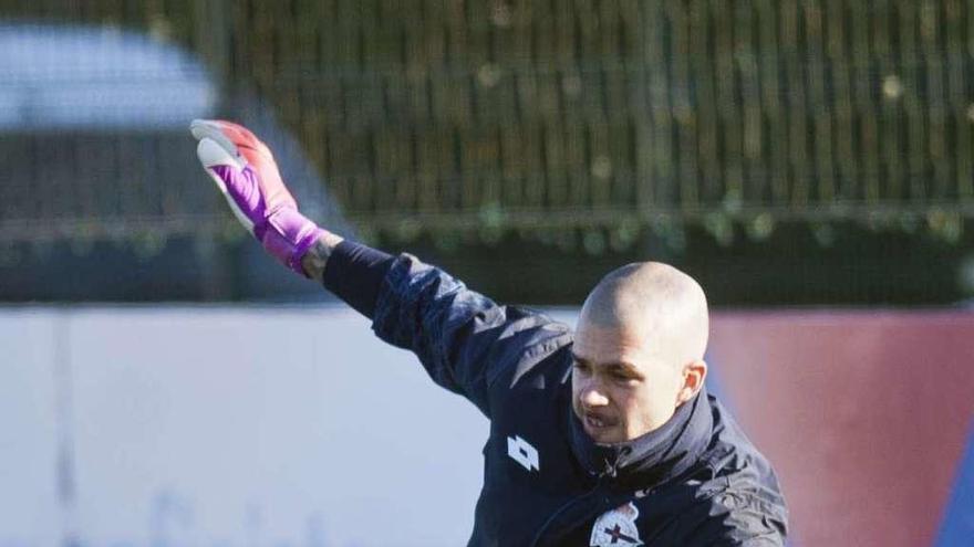 Rubén, durante un entrenamiento en Abegondo antes de marcharse al Anderlecht.