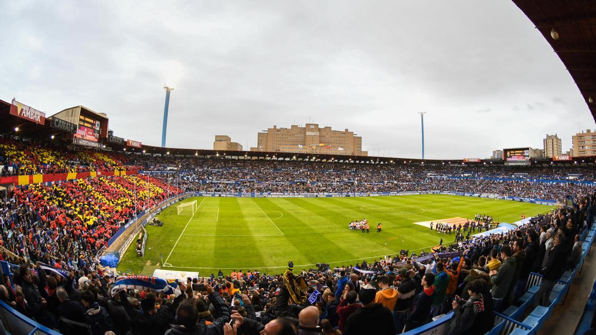 La Romareda, llena en un derbi de los jugados en estos últimos años en Segunda entre el Zaragoza y el Huesca.