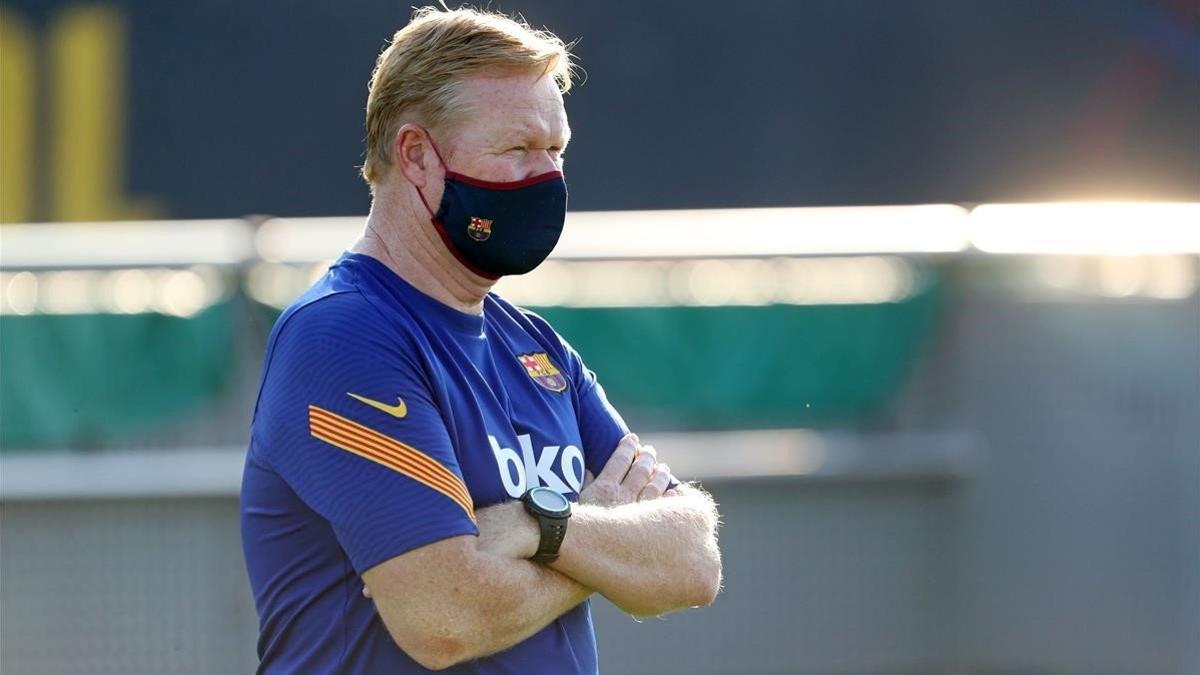 Koeman, en un entrenamiento del Barça en la ciudad deportiva.