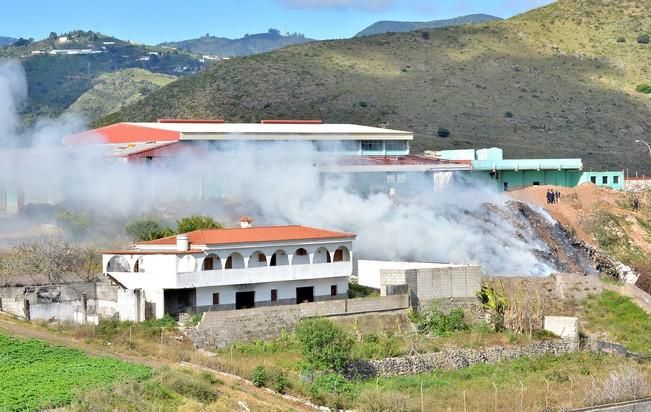 INCENDIO ALMATRICHE COLEGIO CANTERBURY