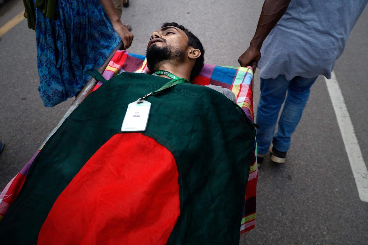 Bangladés vive su jornada de protestas contra el gobierno más sangrienta y suma 91 muertos