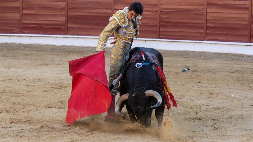 La terna a hombros en Abarán