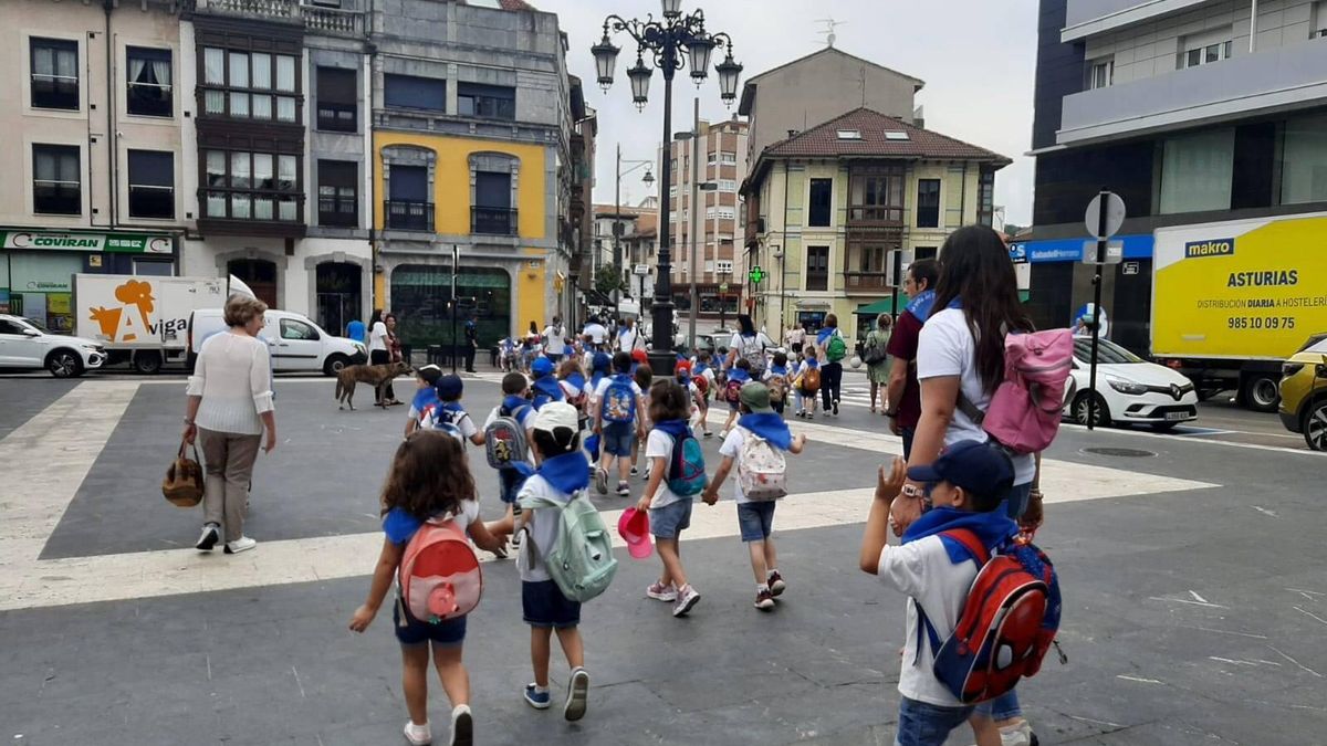 Alumnos de la escuela, de paseo por la Pola