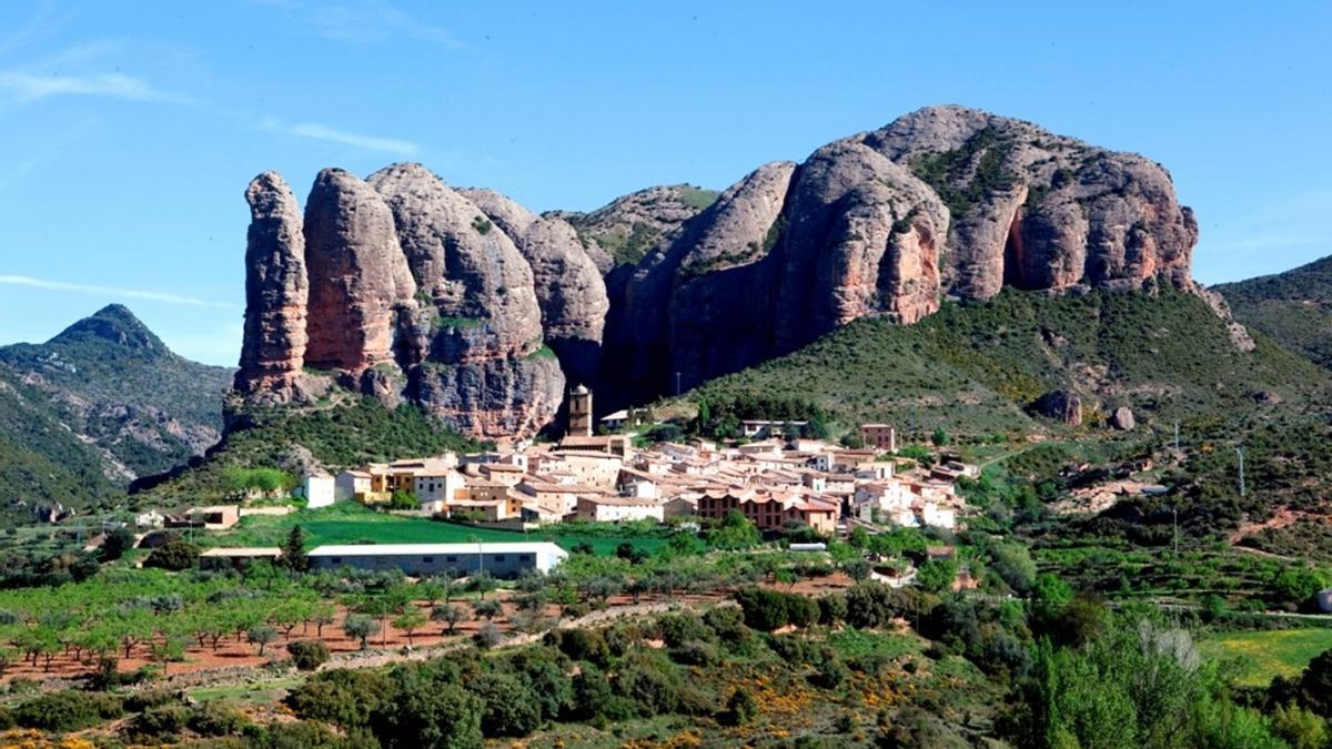 Detenida una pareja que dejó sin teléfono a dos pueblos tras robar el cobre de las líneas.