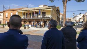 Minuto de silencio en Pantoja (Toledo) tras hallar los cadáveres de una pareja fallecida en su vivienda