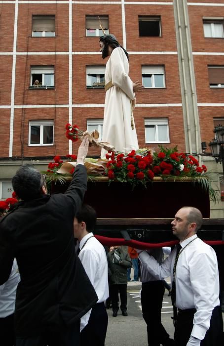 Procesión de la Hermandad de los Estudiantes de Oviedo