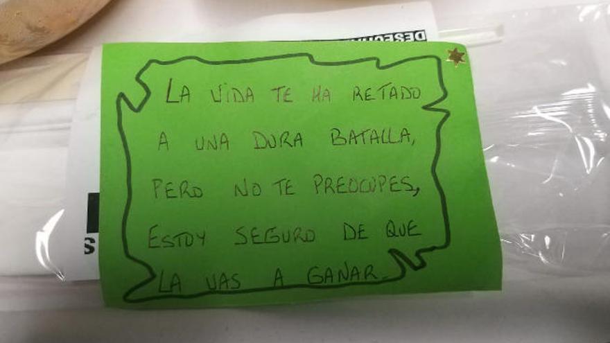 Uno de los mensajes en las bandejas del hospital canario.