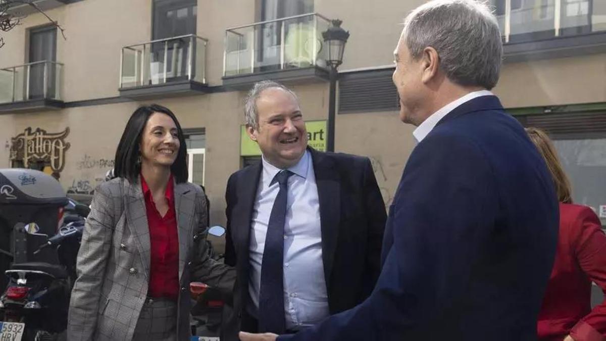 El ministro de Industria Jordi Hereu con la secretaria de Estado Rebeca Torró, ayer, en València.