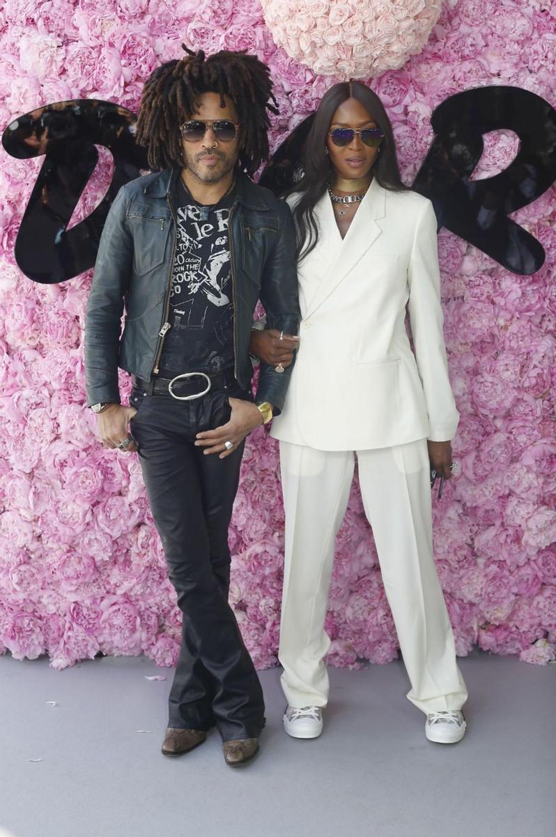 Lenny Kravitz y Naomi Campbell en el desfile de Dior Homme en París