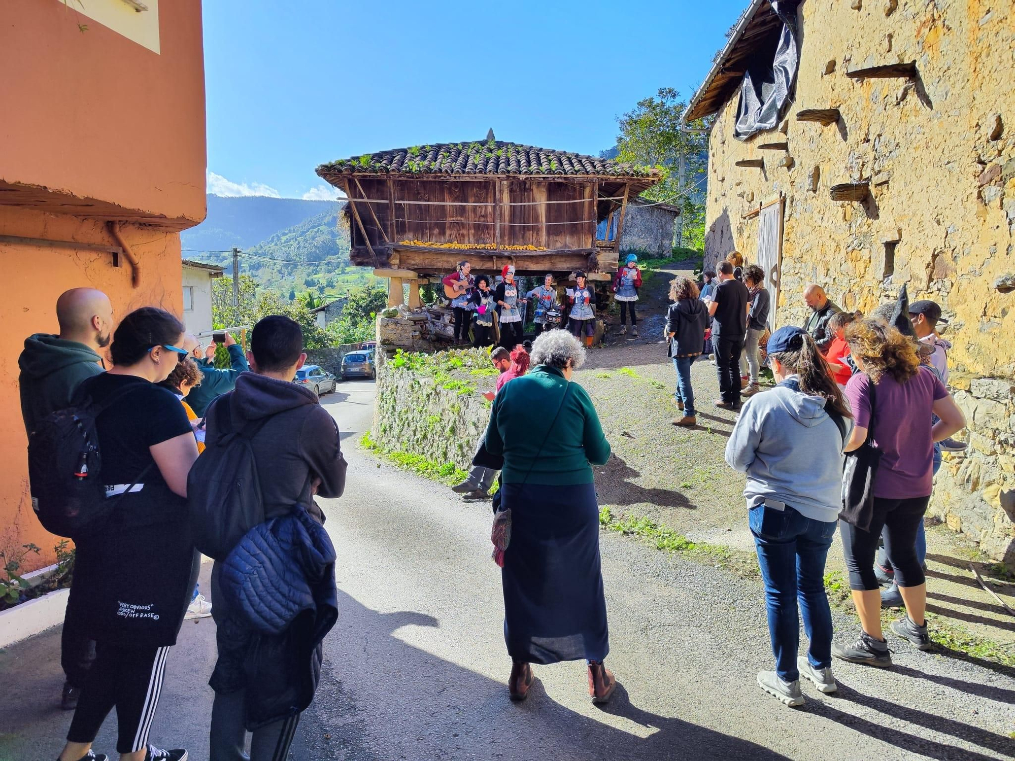 Mediu Güeyu, el festival eclético y singular que lleva la cultura a la zona rural de Villaviciosa