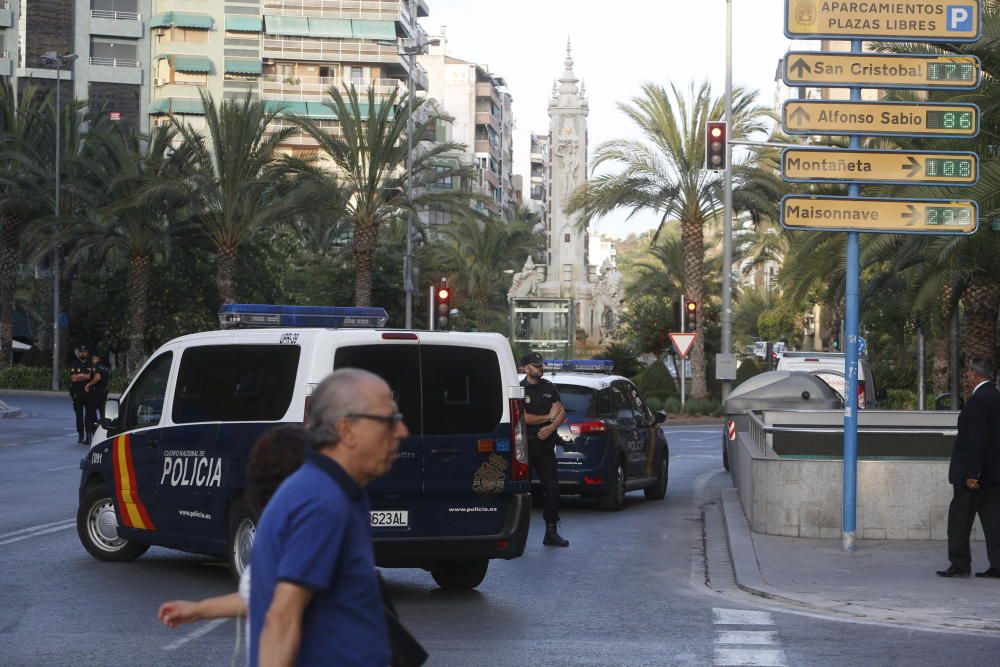 Una falsa alarma con una mochila sospechosa bloquea el centro de Alicante