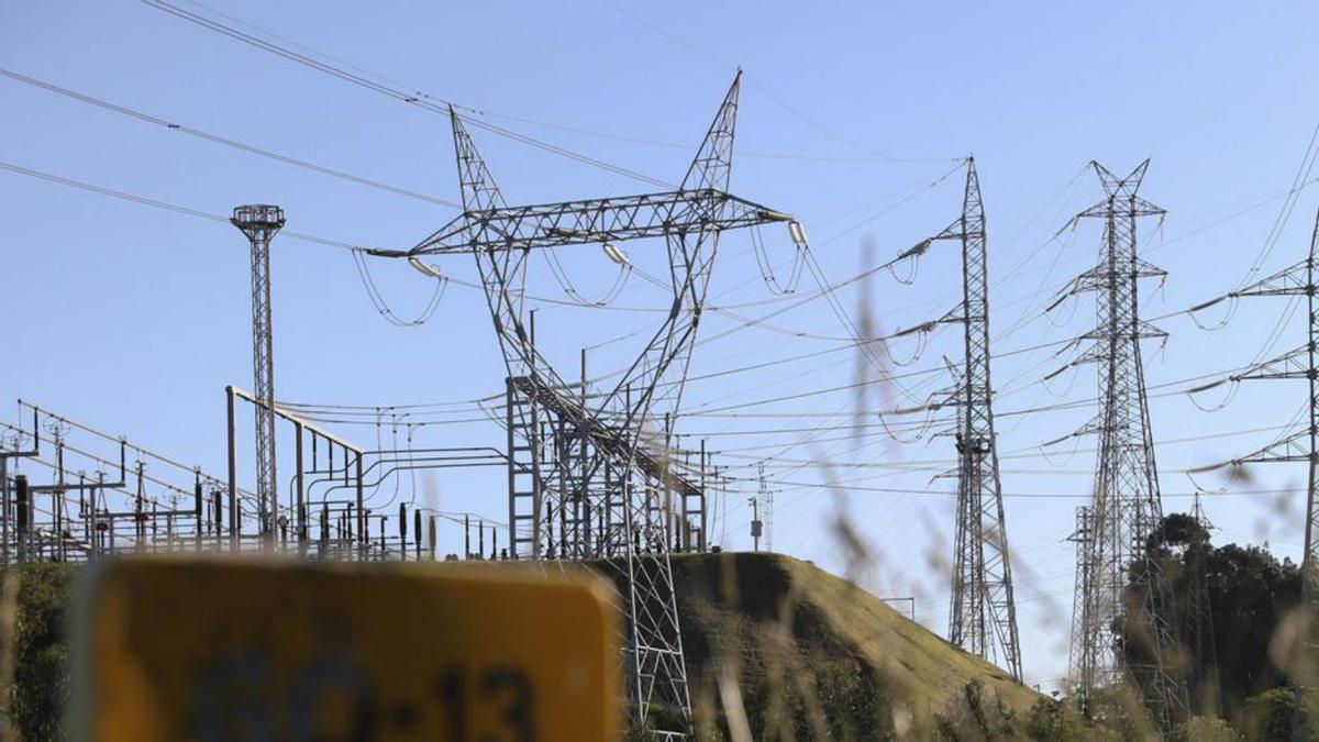 Subestación eléctrica de Tabiella, en Avilés. | RICARDO SOLÍS