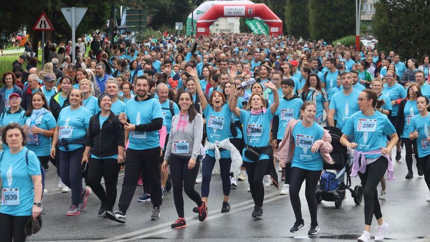 Una marea azul da pasos de gigante por la investigación contra cáncer en Vigo