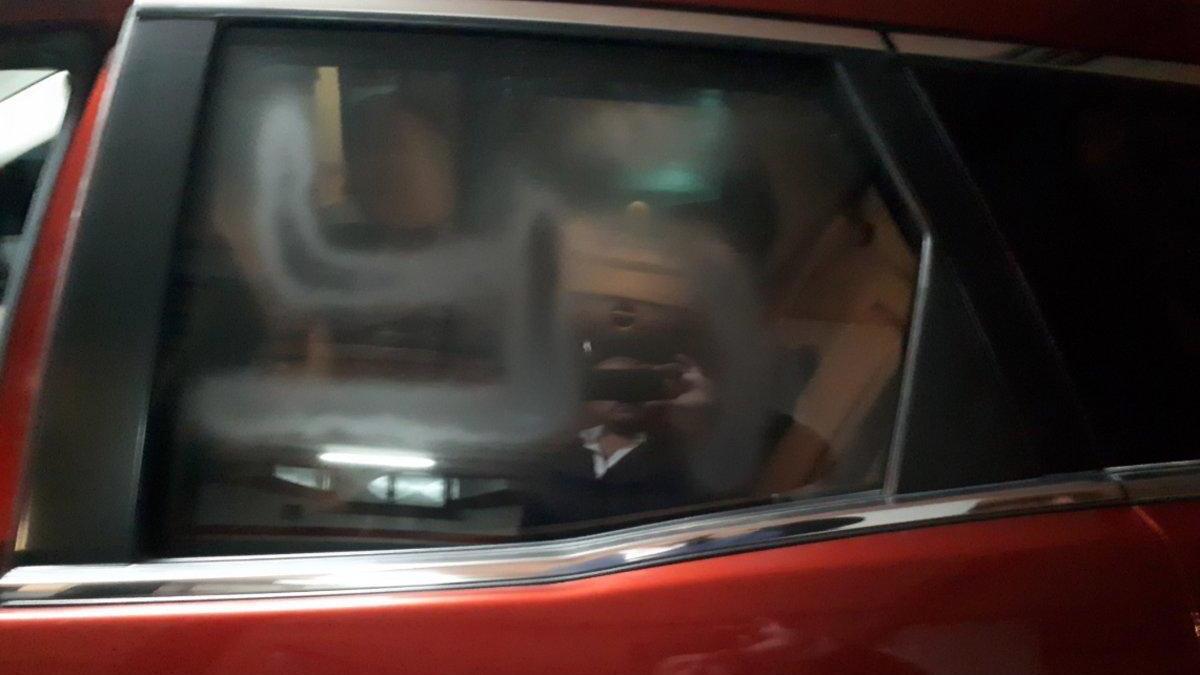 Pintadas y ruedas pinchadas en el coche de Alejandro Fernández