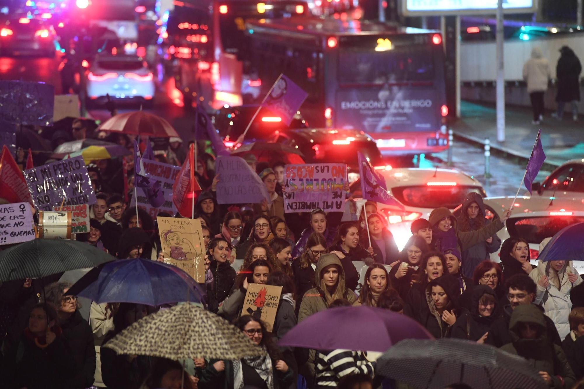 8M: unos 3.000 manifestantes marchan en A Coruña por los derechos de la mujer