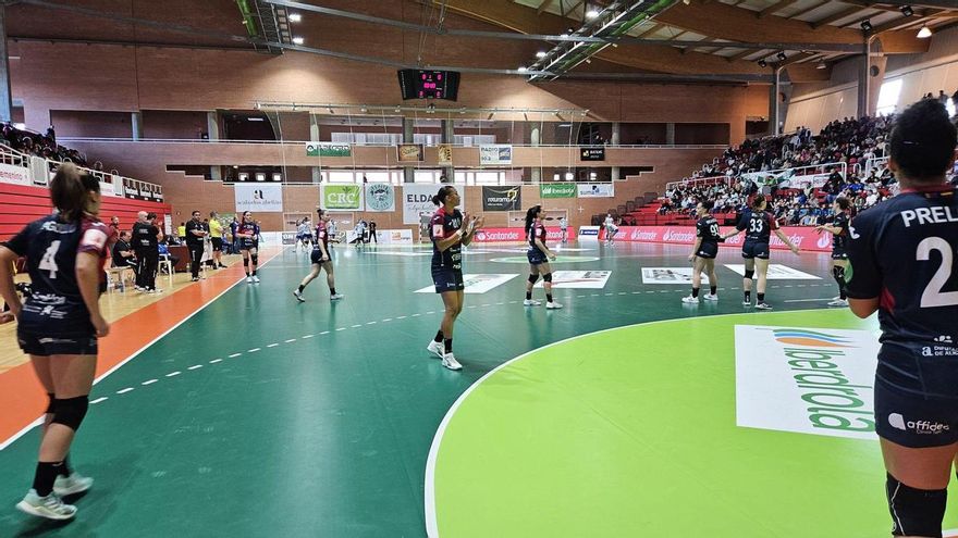 El Atticgo Elche se lleva el duelo autonómico contra el Elda Prestigio (18-21)