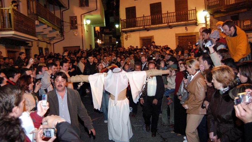 Fe y tradición se dan cita esta noche entre los valverdanos