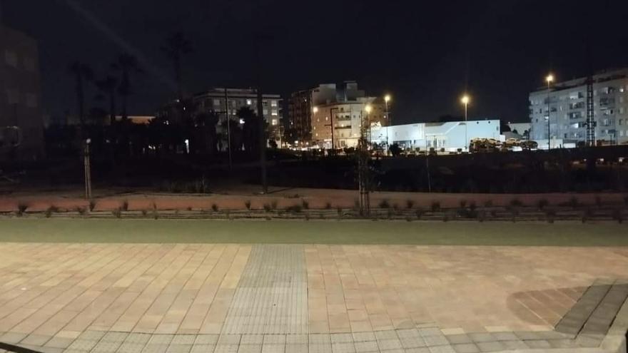 El Parque Paraíso de Molina, &quot;un mes a oscuras&quot;