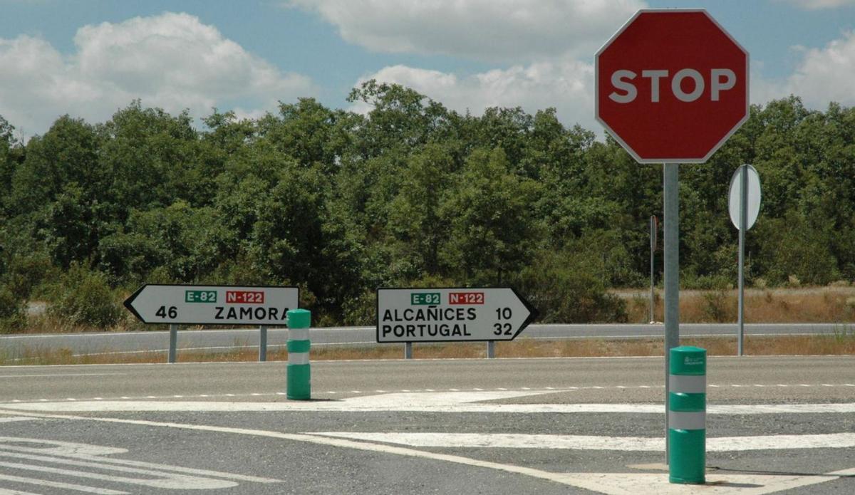 Carretera Nacional 122 en el tramo a la frontera en el que no se ha ejecutado la autovía A-11. | Chany Sebastián