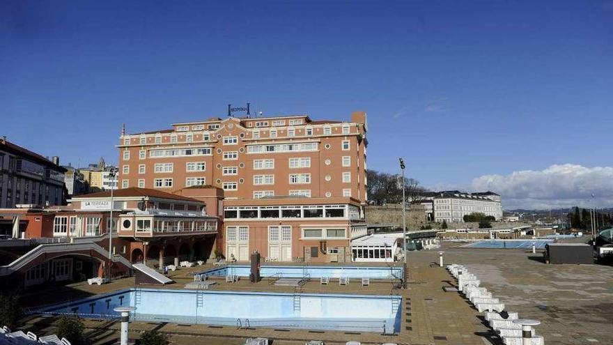 Instalaciones de La Solana y el hotel Finisterre.