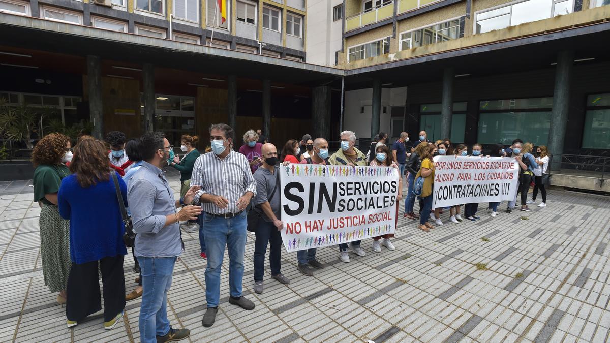 Protesta de los servicios sociales de Ciudad Alta