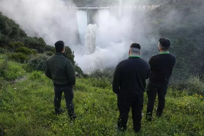 Una nueva borrasca activa la alerta amarilla en Málaga y centra la atención de los servicios de emergencia