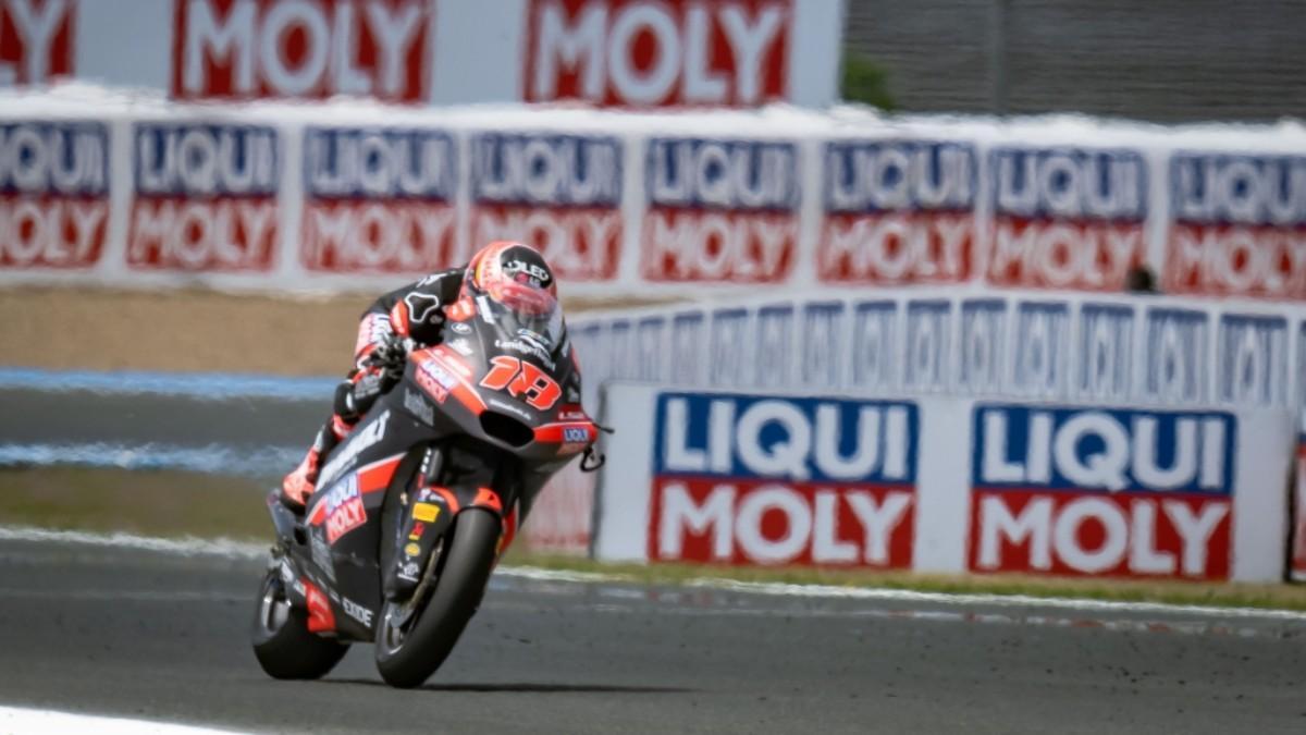 Manu González, durante las tandas en Jerez