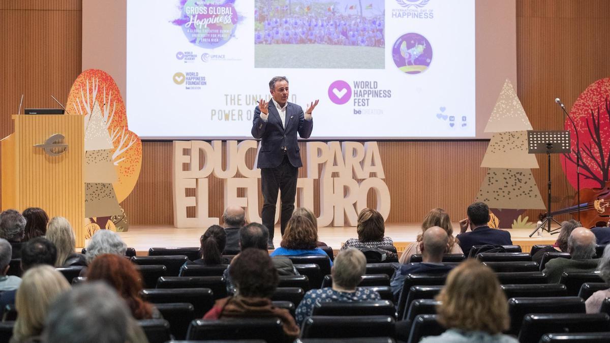 Conferencia del programa Educar para el Futuro de Fundación Ibercaja en el Patio de la Infanta.