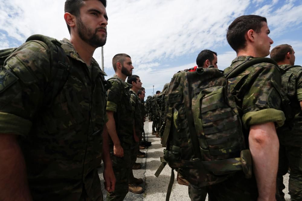 Llegada al aeropuerto de Asturias de los militares procedentes de Polonia