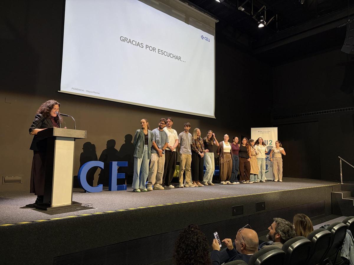 Estudiantes de 14 centros educativos de Alicante participan en una iniciativa del CEU centrada en la empatía, la creatividad y el compromiso social con los mayores.