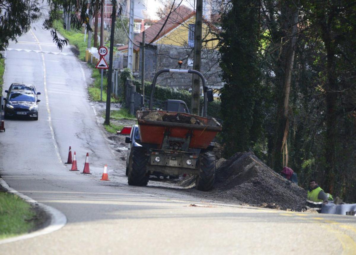 Obras de la Diputación en el vial de A Madalena. | GONZALO NÚÑEZ