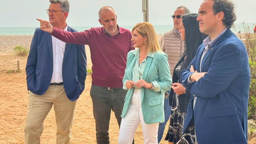 Imagen de una visita de Pradas y Martínez Mus, con Alós, a Moncofa. | MEDITERRÁNEO