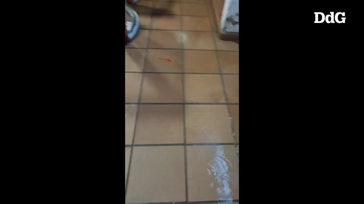 VÍDEO | La pluja inunda la part de baix de la Brigada de l'ajuntament de Maçanet i el pavelló