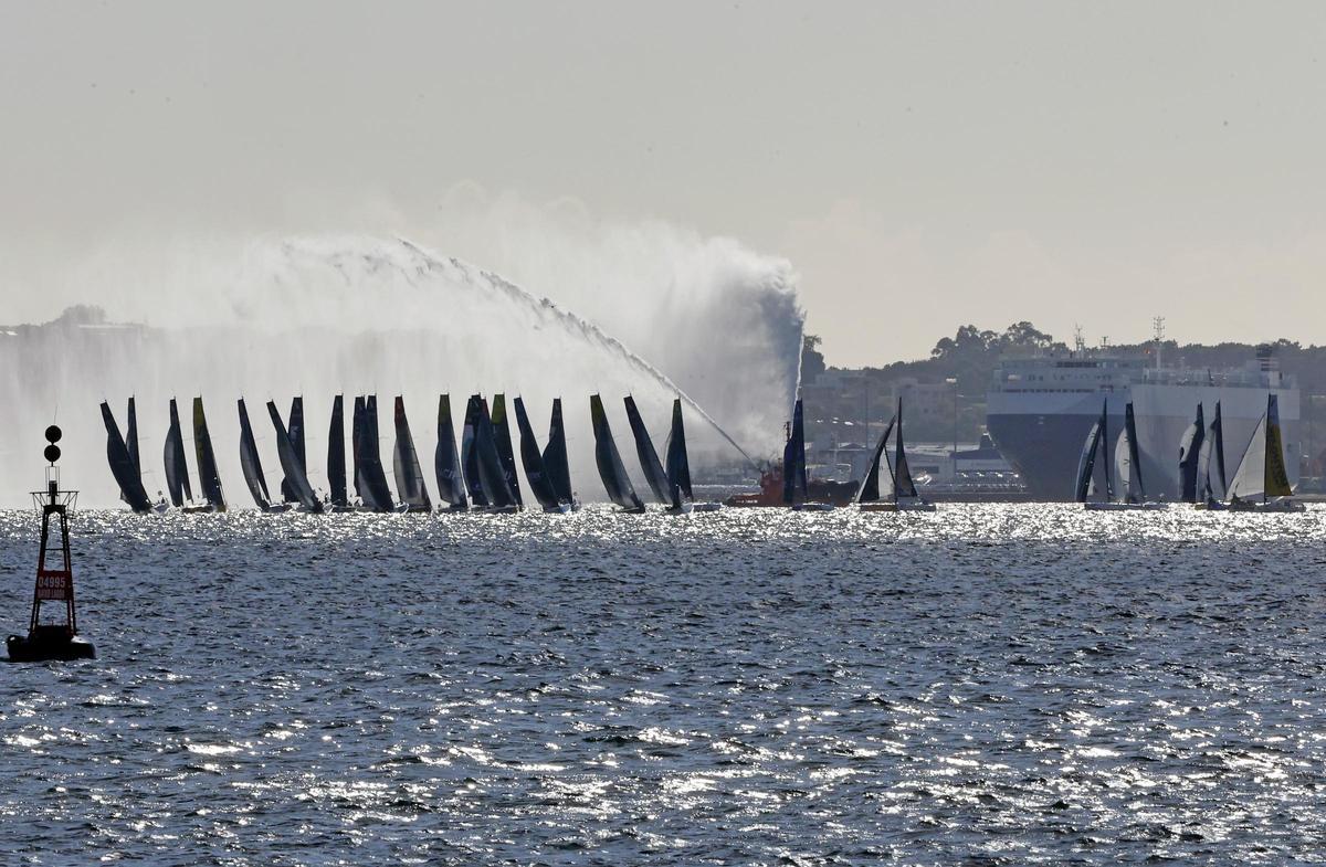 Vigo despide a La Solitaire du Figaro Paprec