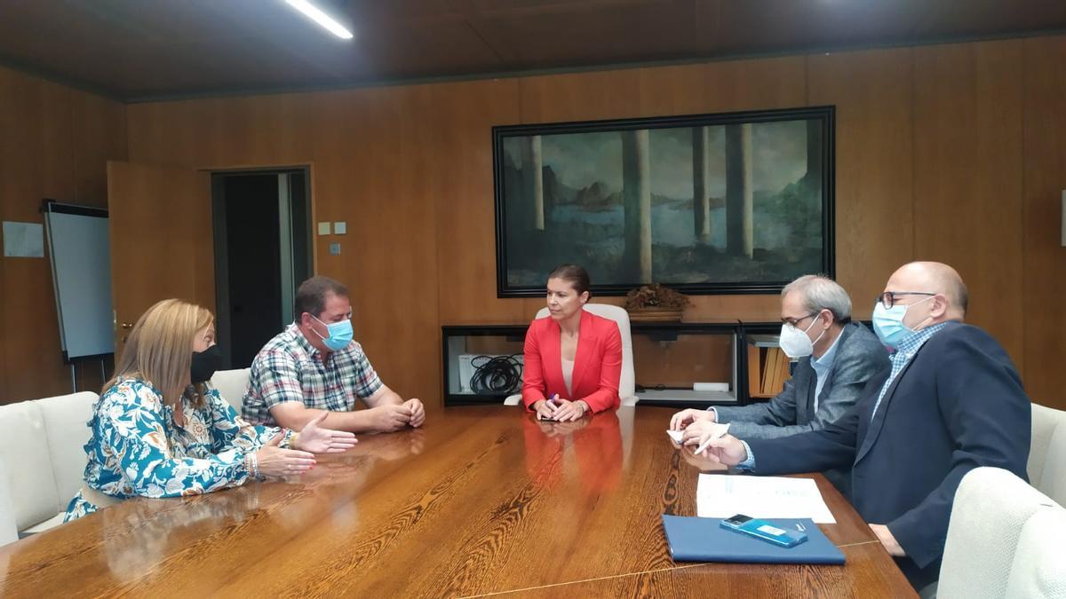 San Damián reunida con los alcaldes de Villarrín y Manganeses de la Lampreana esta mañana.