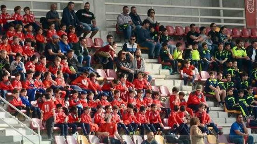 Un ambiente en la grada como en las grandes citas