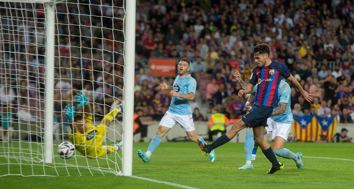 Pedri marca el 1-0 tras error defensivo del Celta en el Camp Nou.