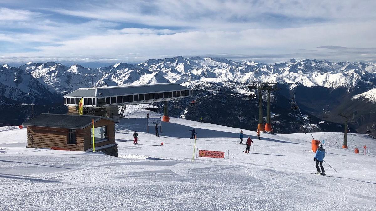 Vista de Baqueira Beret, que cuenta con todas las pistas y remontes abiertos