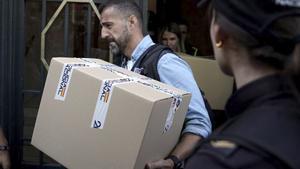 La policia fa servir correus de Gertru per situar el polític en la trama