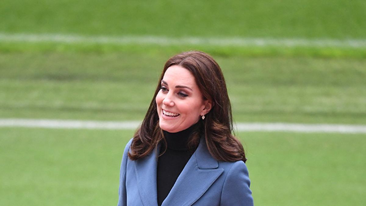 Kate Middleton con blazer azul