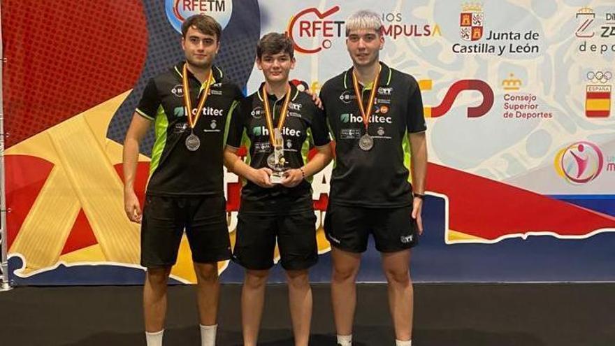 El Alzira Tenis Taula encadena su segunda plata en el campeonato de ...