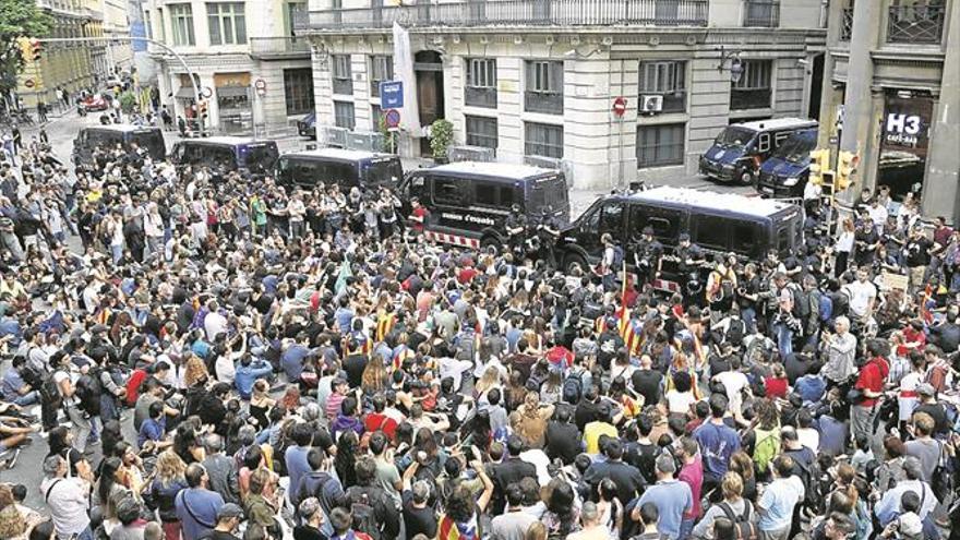 Hoteles de Calella echan a 500 policías y guardias civiles, algunos de Zaragoza, alojados