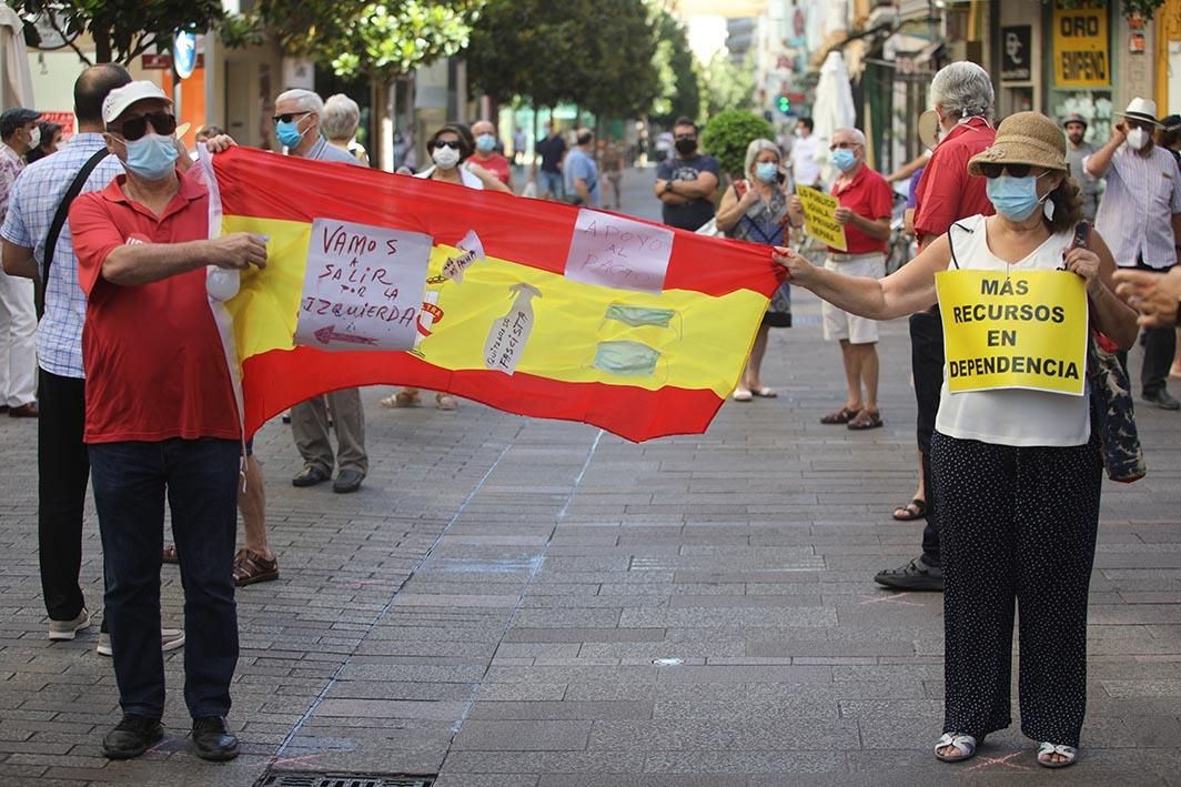 Concentración por un pacto para la reconstrucción social de España